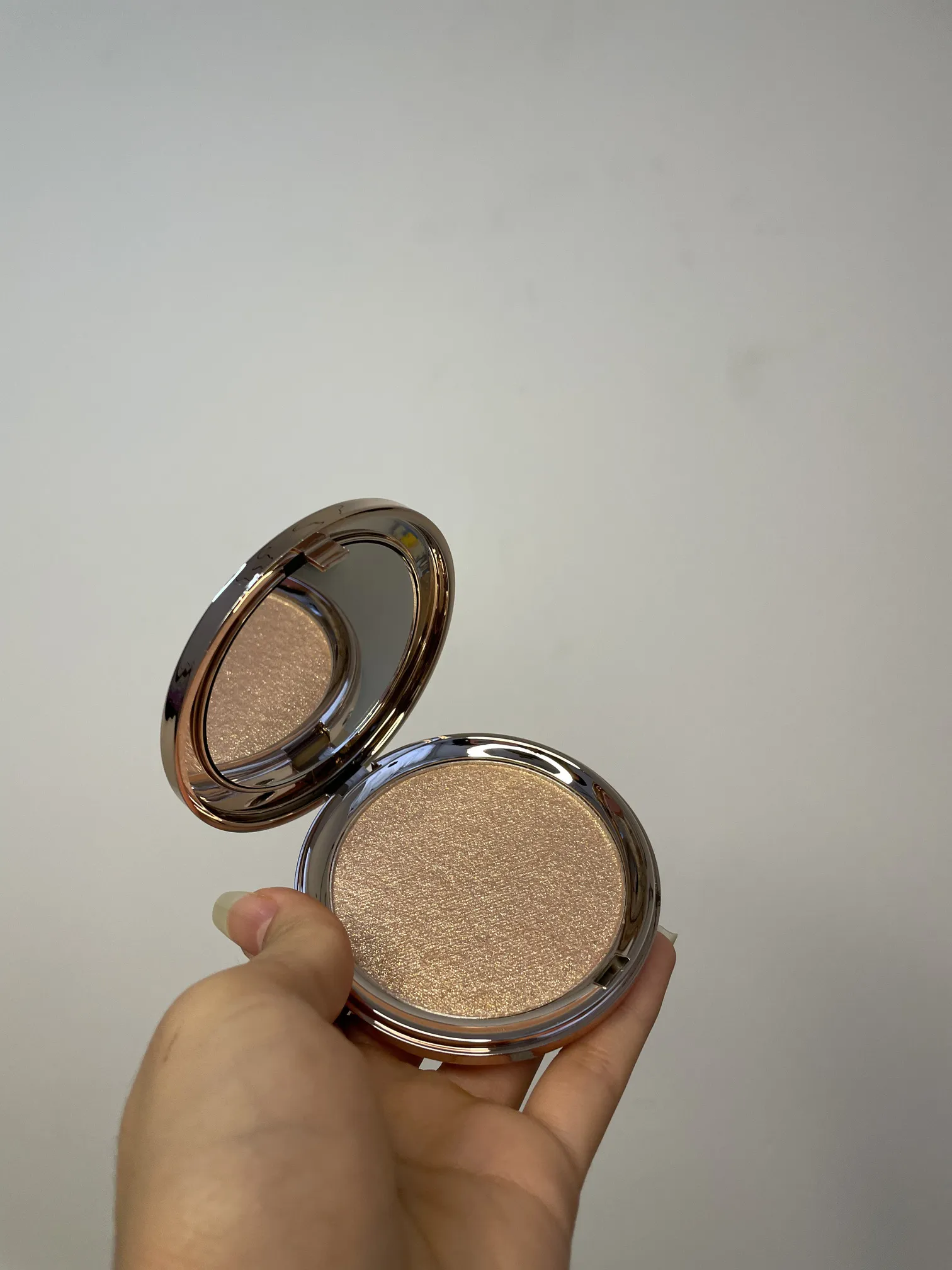 Iluminador Sublime — Atenea