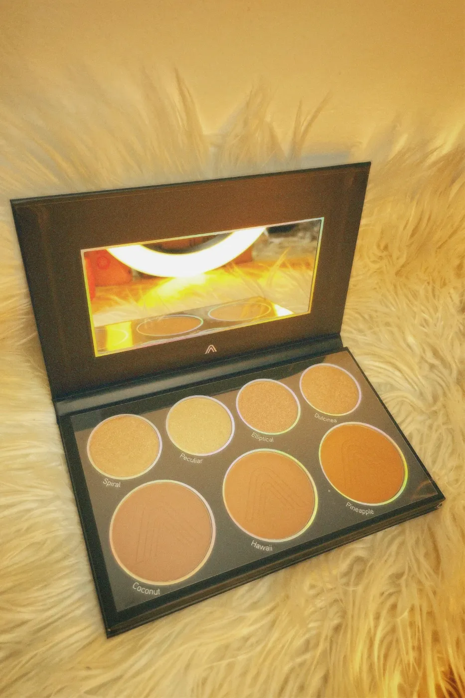 PALETA DE CONTORNOS E ILUMINADOR GLAMBLACK — Atenea (foto 2)