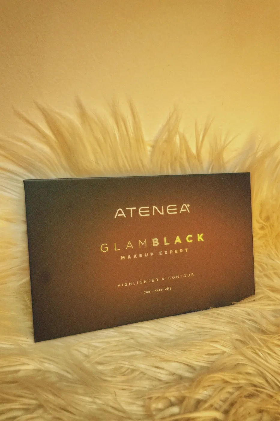 PALETA DE CONTORNOS E ILUMINADOR GLAMBLACK — Atenea