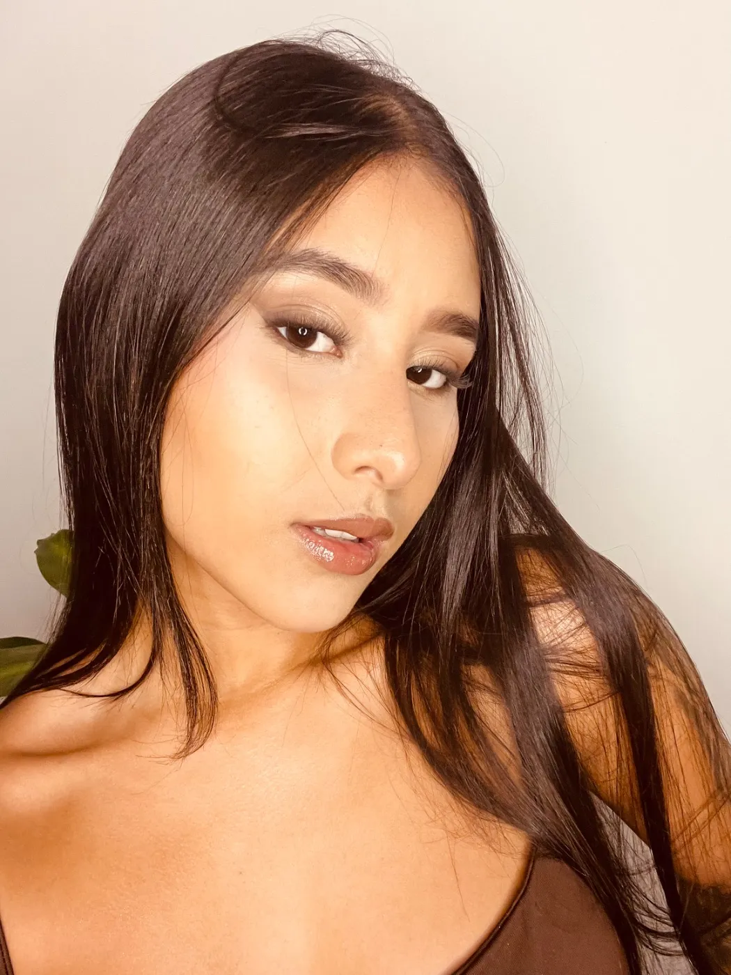 Maquillaje en tonos cálidos & Piel Radiante 🌙 — trabajo de maquillaje de Juliana